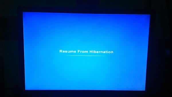 Win8.1开机时屏幕上显示Resume from Hibernation怎么办？