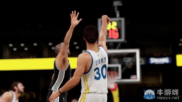 《NBA 2K16》跳步上篮按键操作技巧详解