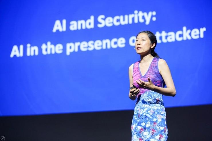 “MacAuthur天才奖” Dawn Song：当攻击者也用 AI 对付安全，我们怎么办