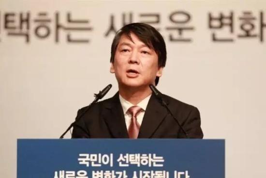 这个黑客、韩国最大杀毒软件企业创始人安哲秀，正在竞选韩国最危险的工作：总统