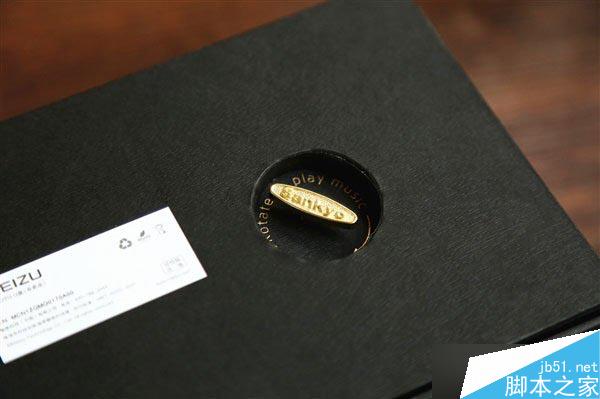 魅族原创音乐32GB OTG U盘开箱图赏 黑胶唱片设计逼格很高