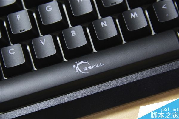 芝奇KM570背光机械键盘红轴版本图赏:原厂樱桃轴