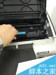 激光打印机更换碳粉盒方法图文教程