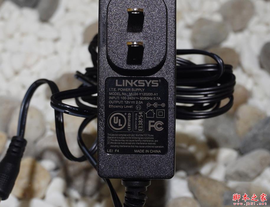 Linksys EA8300值得买吗？Linksys EA8300三频路由器开箱图解评测+拆解