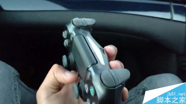 PS Neo手柄视频曝光:触摸板部分新增一个呼吸灯