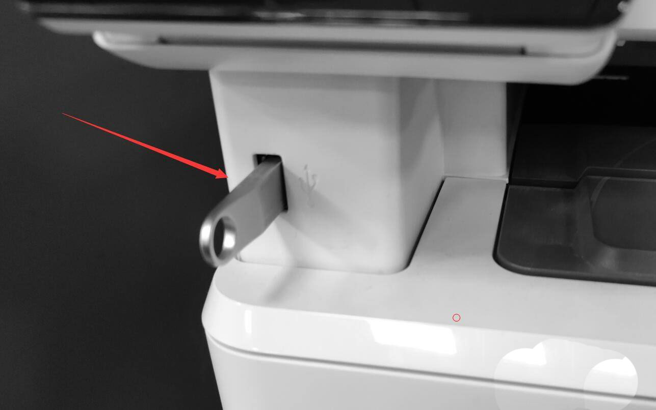 惠普2621多功能一体机怎么打印和扫描文件?
