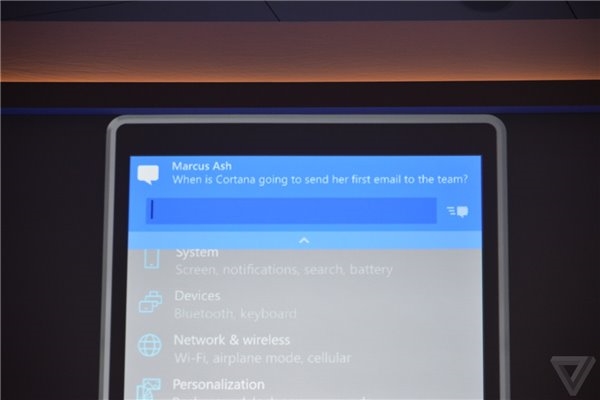 手机版Windows 10全方位展示：全新触摸Office、通用应用