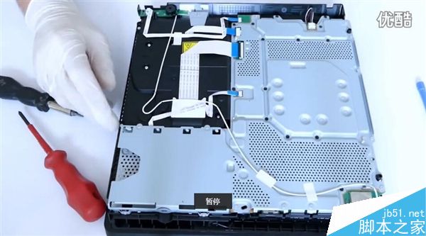 PS4 Slim首发拆机视频:主板很小