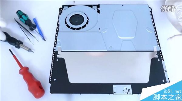PS4 Slim首发拆机视频:主板很小