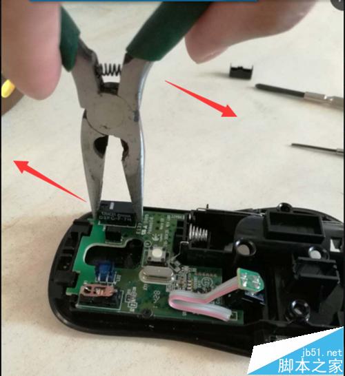 罗技M320鼠标左健失灵怎么拆解清洁和磨光维修?