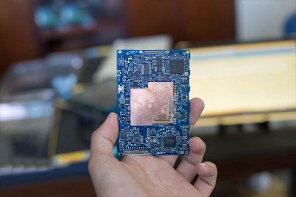 首个Win8.1平板电脑Core M 仅靠一块铝板解决散热