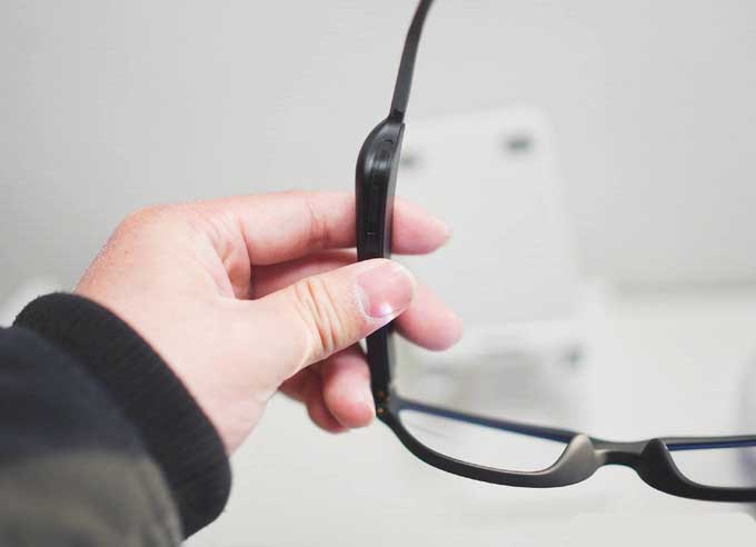 科技与现实的碰撞:雷柏Z1系列智能音频眼镜评测