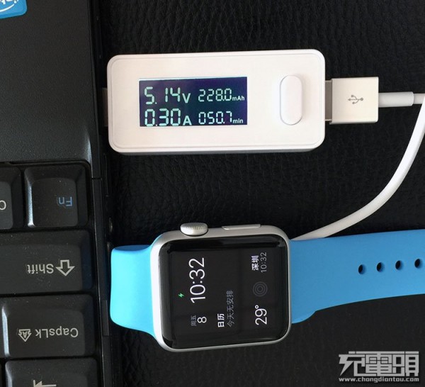 Apple Watch无线充电测试 30分钟即可充满