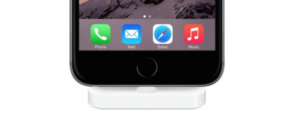 苹果手机布Lightning iPhone基座发布 售价298元