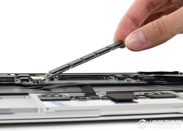 内部设计精湛 11英寸MacBookAir拆解