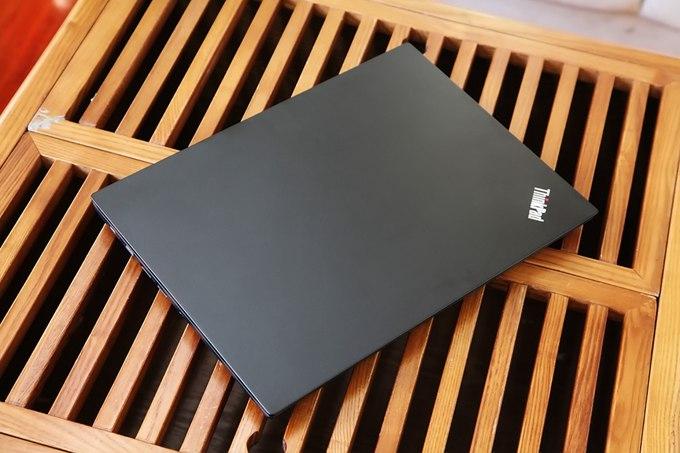 轻薄商务本 ThinkPadE480笔记本图赏